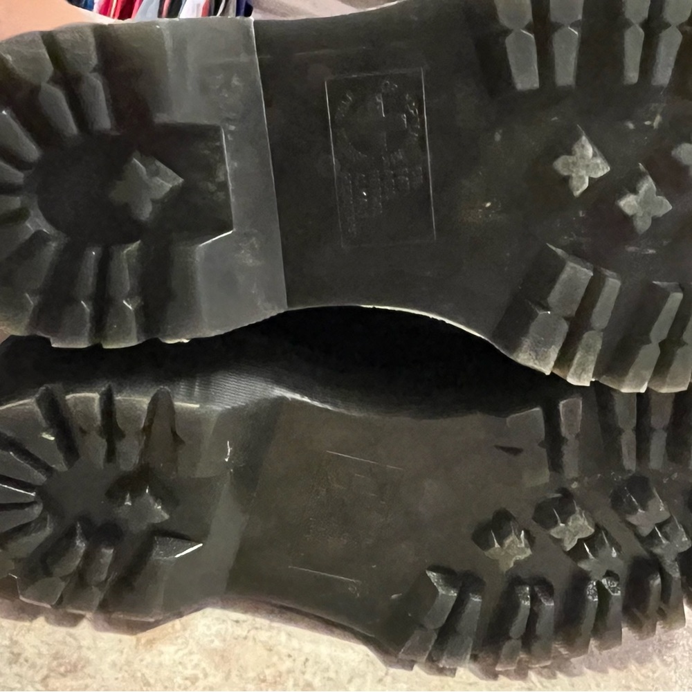 Dr marten platform boots